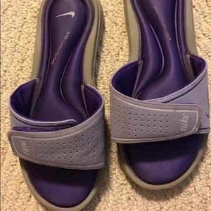 Women’s Nike slides size 7